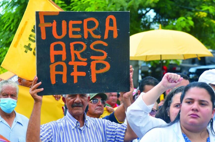  En 2022, las mascarillas quedaron atrás y las luchas del CMD con las ARS afectaron a miles