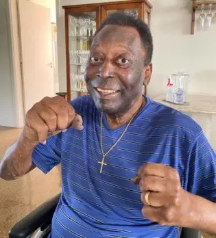  Pelé empeora del cáncer y recibe cuidados por “disfunciones renales y cardíacas»