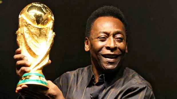  Pelé ya tiene un mes en el hospital