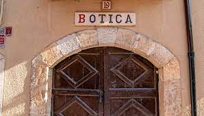  Casi 300 años y 8 generaciones después, la farmacia más antigua de España celebra su Día Mundial