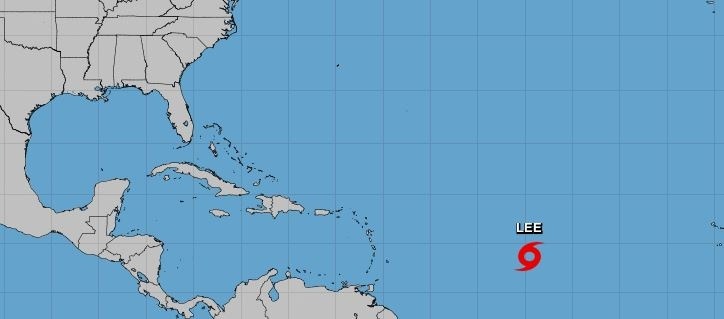  Huracán Lee sube a categoría 2 en su avance a las Antillas Menores y se forma depresión 14