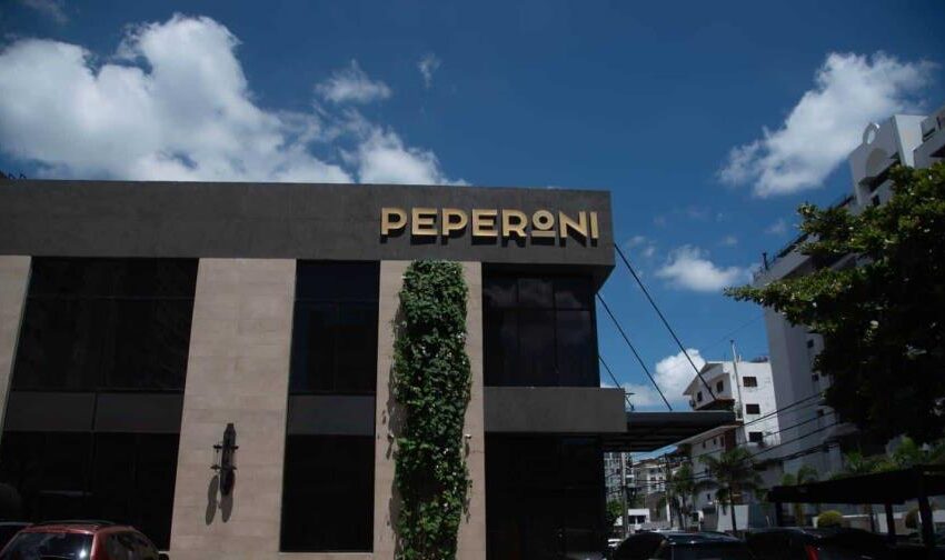  Restaurante Peperoni reabre sus puertas tras incendio del sábado