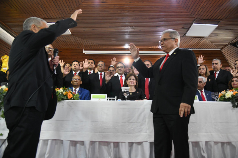  Colegio Médico Dominicano juramentó a Waldo Ariel Suero como presidente por sexta vez
