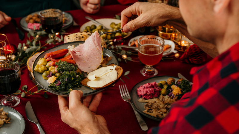 Recomienda evitar los excesos durante fiestas navideñas