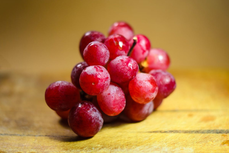  Uvas rojas tienen mayor concentración de resveratrol, molécula que podría prevenir las células cancerígenas