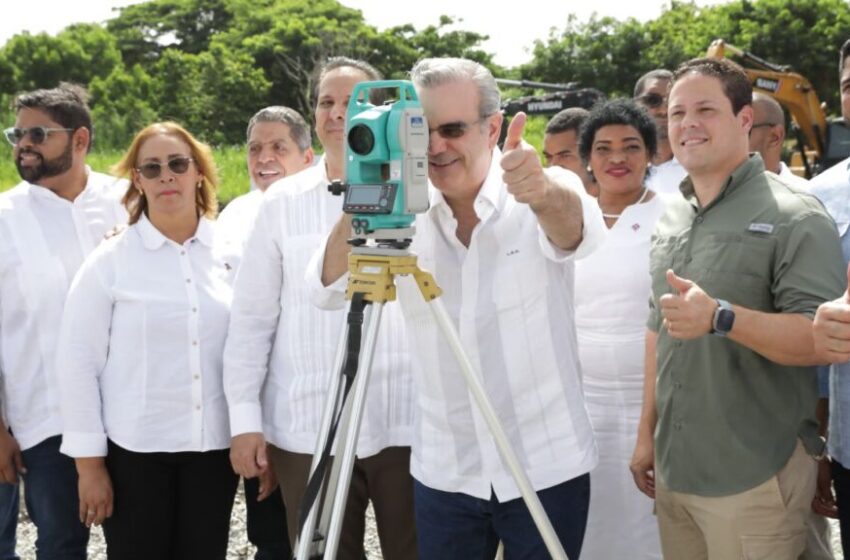  Gobierno inicia trabajos para un hospital traumatológico en San Cristóbal