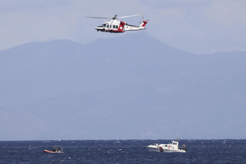  La difícil búsqueda de los desaparecidos del lujoso yate Bayesian en Italia