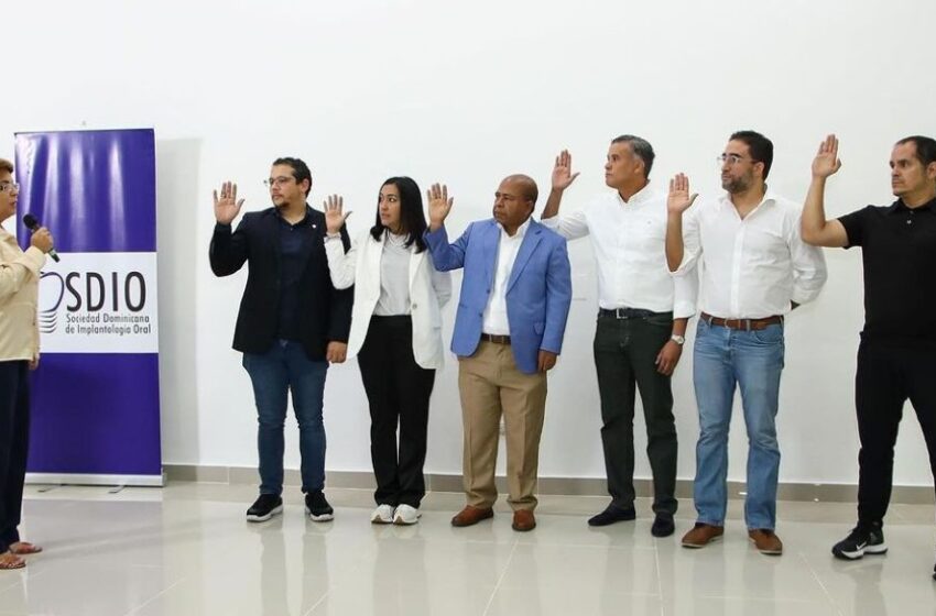  Colegio Odontólogos juramenta nueva directiva de la SDIO