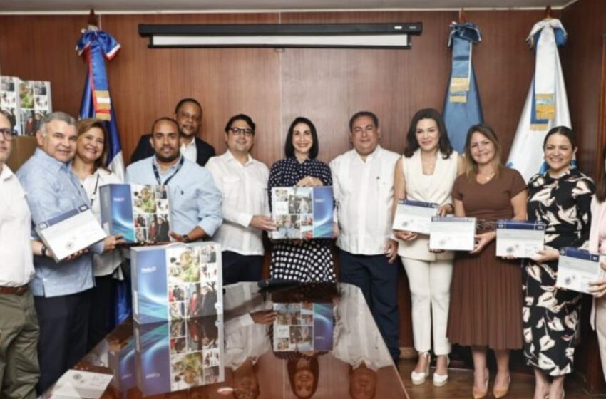  Entregan dispositivos cocleares para III jornada de implantes en niños con hipoacusia