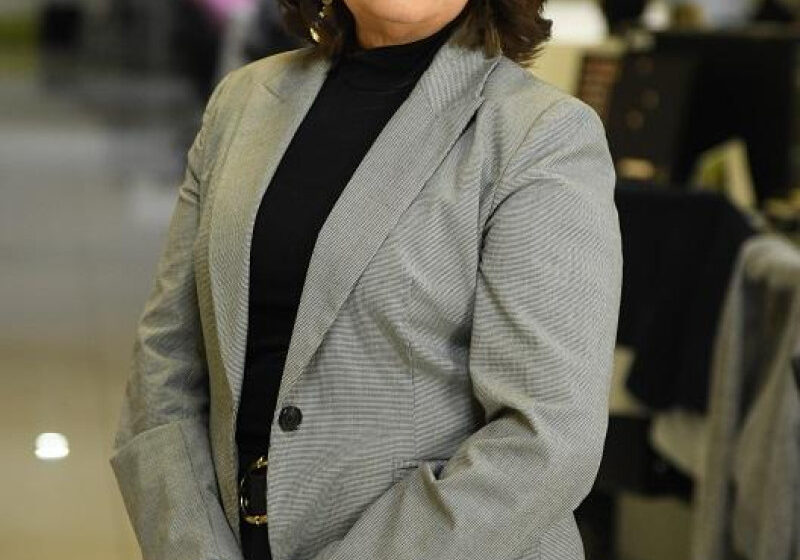  La Lic. Rafaela Burgos está respondiendo preguntas a los lectores