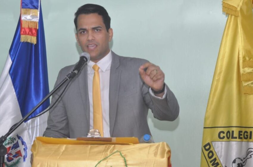  El Movimiento Médico Alternativa Gremial (MOMAG), llevó a cabo su asamblea en la que eligió al doctor Máximo Martínez Báez como su presidente.