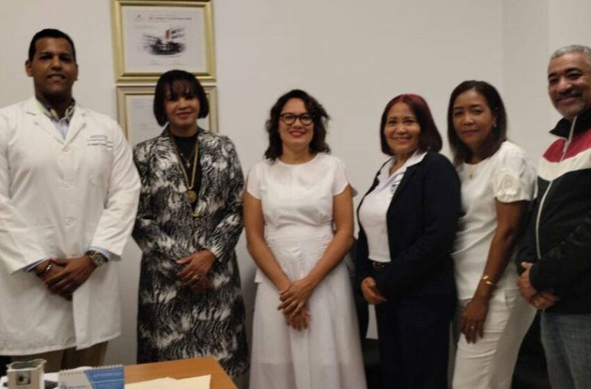  Juramentan personal enfermería en Hospital Mario Tolentino Dipp