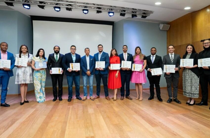  Colegio de Cirujanos presenta nuevos postulantes 