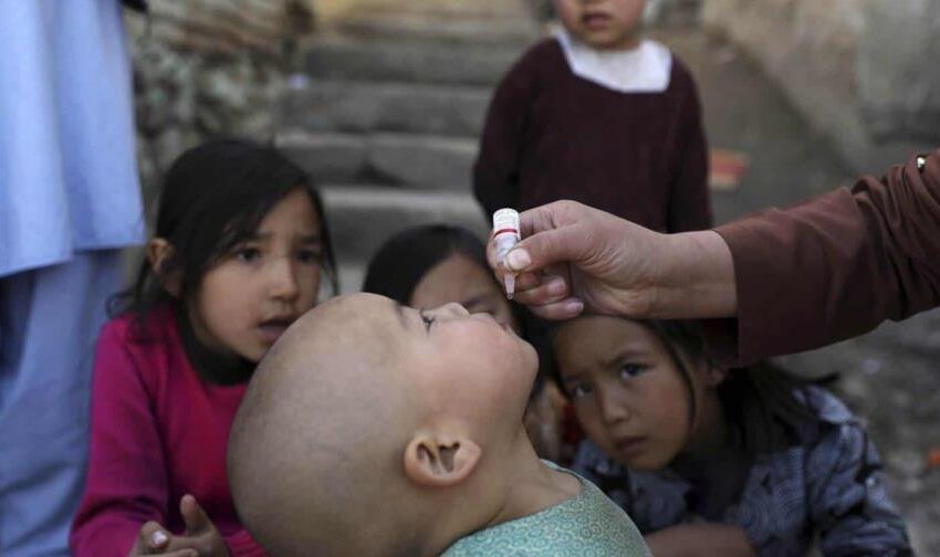  El Talibán suspende las vacunaciones contra la polio en Afganistán, según la ONU