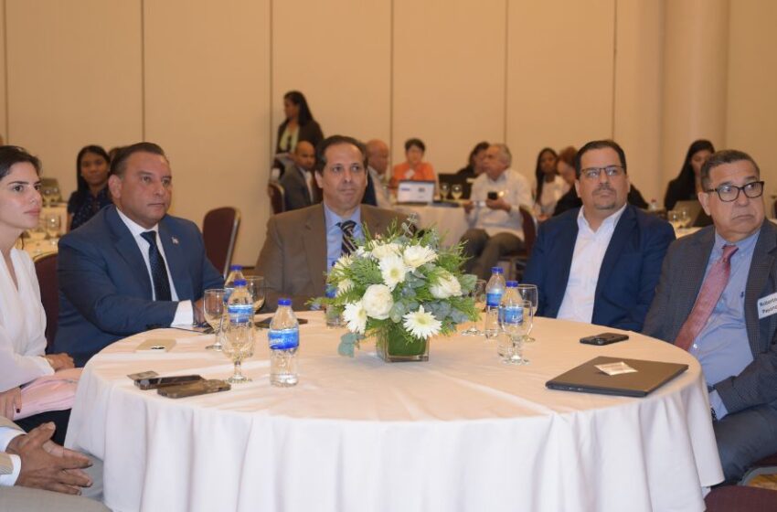  Ministro resalta importancia atención primaria en Plan Estratégico 2025-2028
