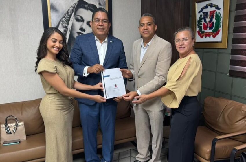  Presenta propuesta de ley para incluir gigantomastia en catálogo de servicios del CSS
