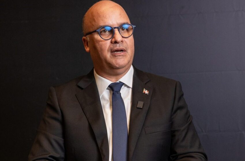  MONTREAL: Director IDAC participa en simposio