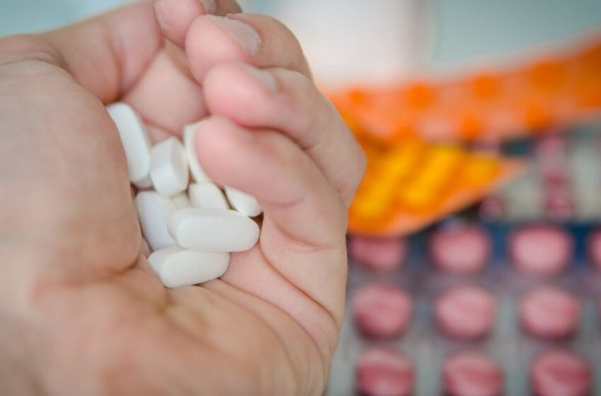  Realizan conferencia sobre la estabilidad de medicamentos