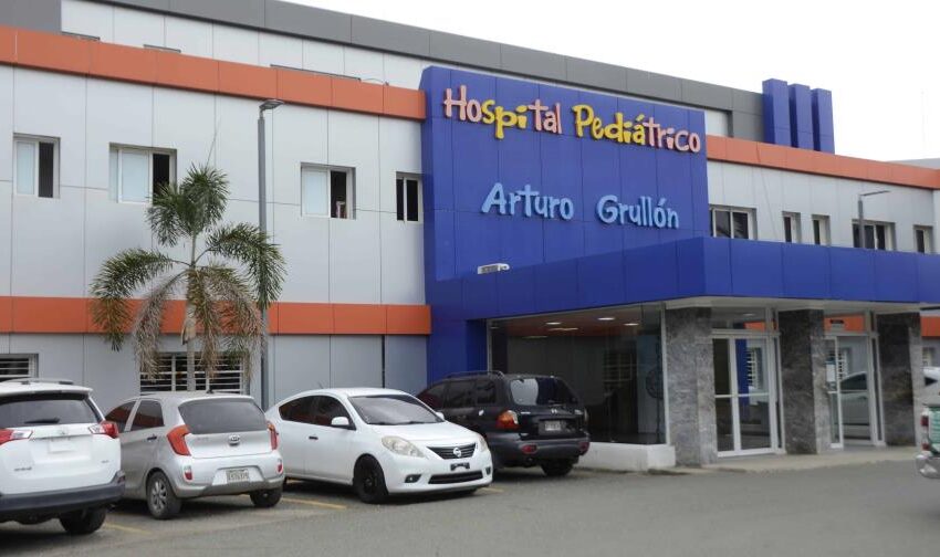  Dos menores sobreviven a caídas de un cuarto y tercer nivel de edificios de apartamentos en Santiago