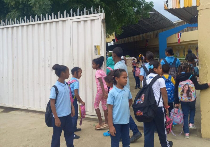  Suspenden clases por intoxicaciones en La Vega