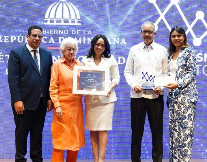  Periodista Cristal Acevedo gana Premio Nacional de Periodismo de Datos