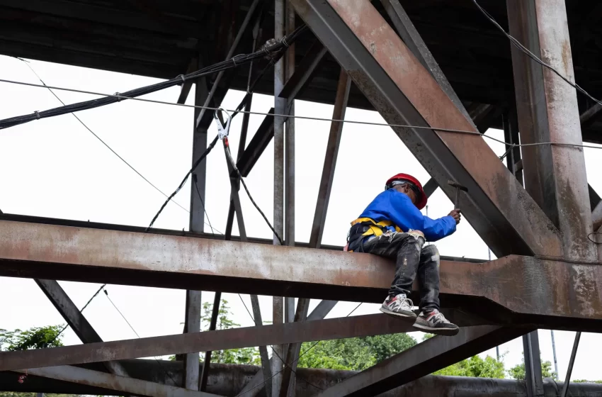  Empresa Pinsa corrige fugas y refuerza la estructura del puente de la 17