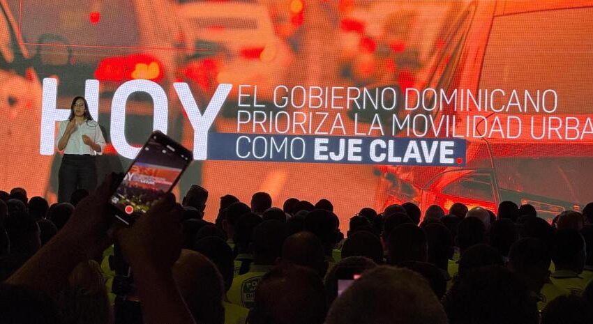 El Gobierno hará un cambio en los horarios de instituciones públicas para mejorar el tránsito en SD