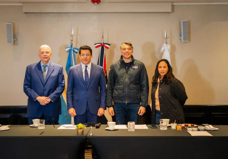  Collado y Arajet anuncian nueva ruta a Córdoba a partir de noviembre