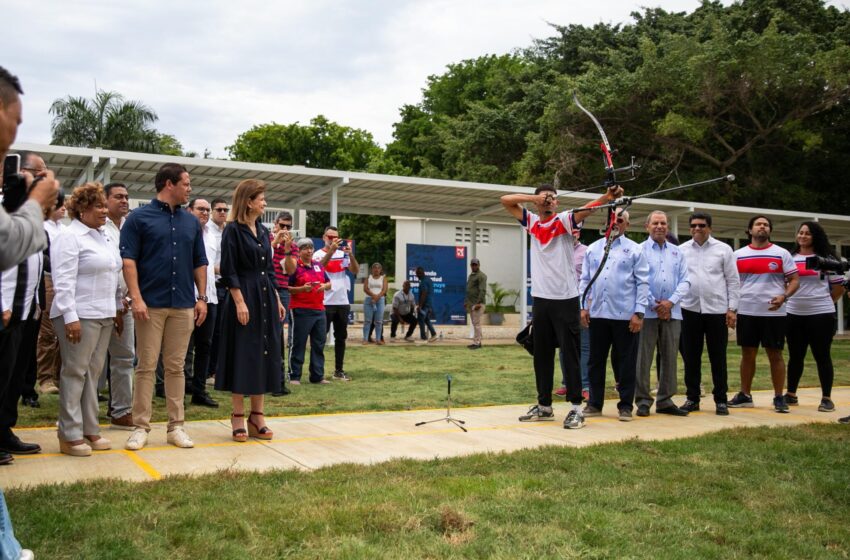  Raquel Peña encabeza entrega Campo de Tiro con Arco totalmente remozado