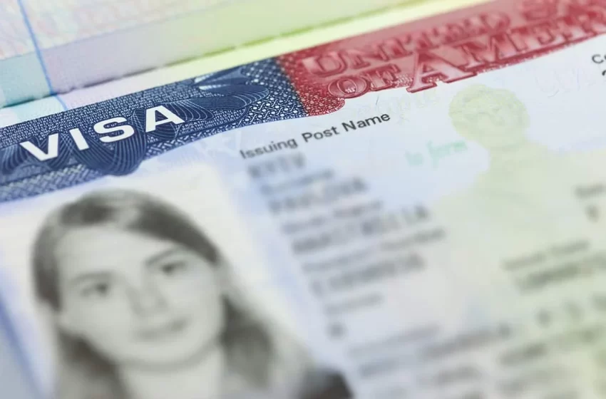  Pasarse del tiempo permitido puede costarle la visa y la entrada futura a EE.UU.