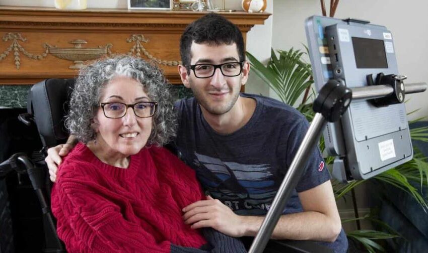  Una británica con una enfermedad neurodegenerativa recupera su voz con la inteligencia artificial