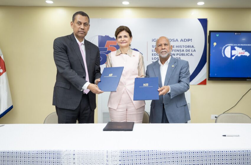  Raquel Peña encabeza firma de acuerdo entre Indotel y ADP para capacitar a más de 1,400 docentes en competencias digitales