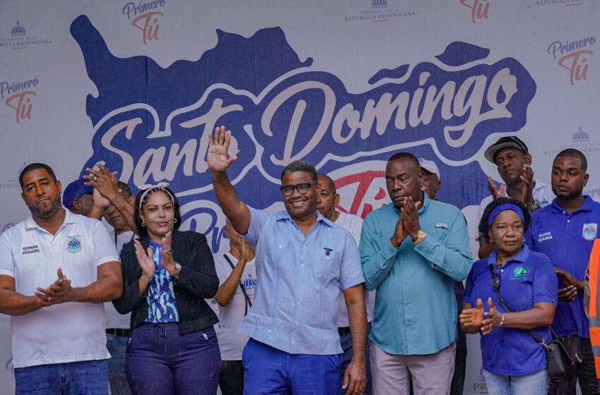  Bajo intensa lluvia Propeep desarrolla jornada “Primero Tú” en Valiente, La Caleta