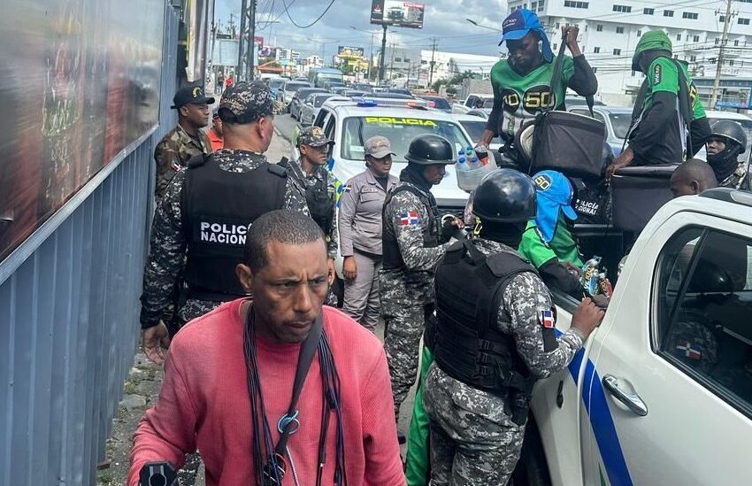  Alcaldía DN retira limpiavidrios y vendedores de intersecciones