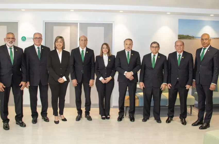  Nuevo Consejo asume funciones en Clínica Unión Médica