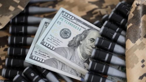  El dólar sigue con tendencia al alza en RD; era vendido a 64.07