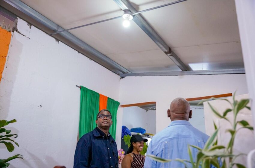  Propeep transforma 144 viviendas con sustitución de techos de asbesto por paneles ecoamigables