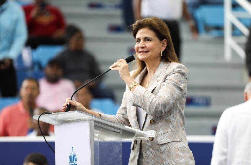  Raquel Peña y ministro Bonilla entregan Pabellón de Halterofilia Dr. José Joaquín Puello en el Parque del Este