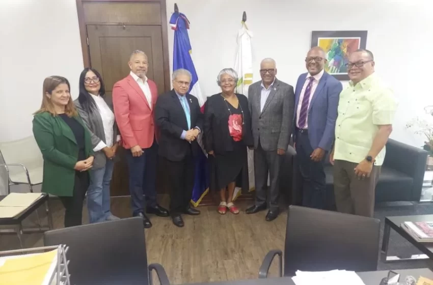  Colegio Médico y Pensiones dan inicio al ajuste salarial para médicos jubilados