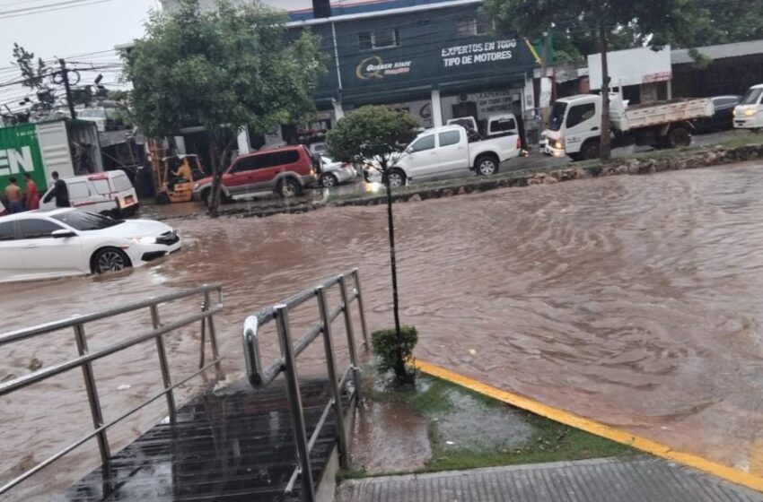  COE declara alerta roja para nueve provincias por tormenta Melissa