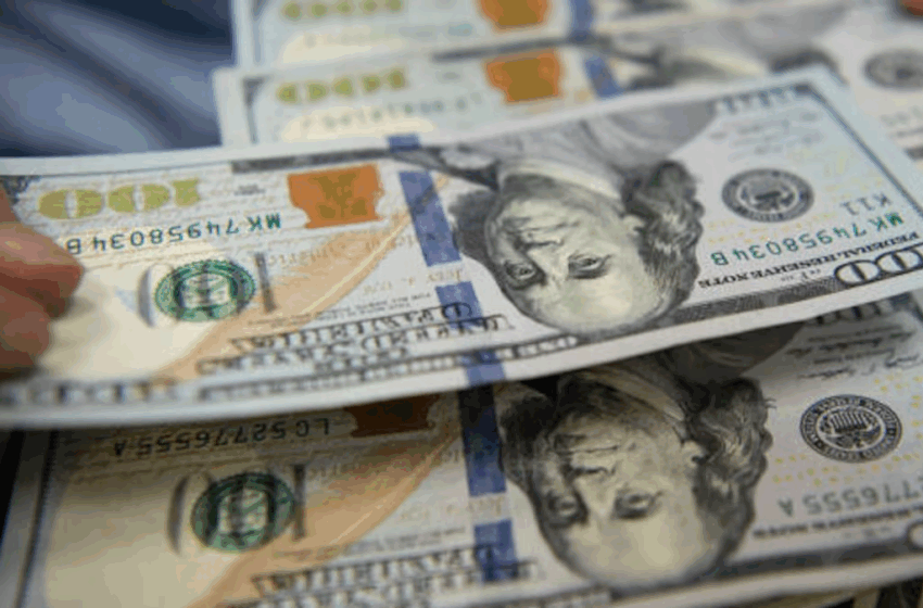 El dólar subió 7 centavos; este lunes era vendido a RD$64.31