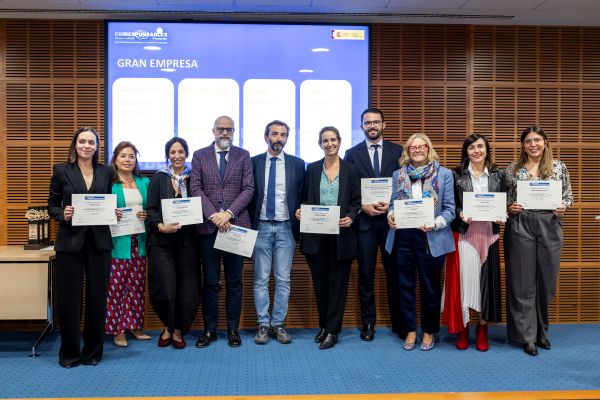  Banreservas recibe premio por promover inclusión financiera