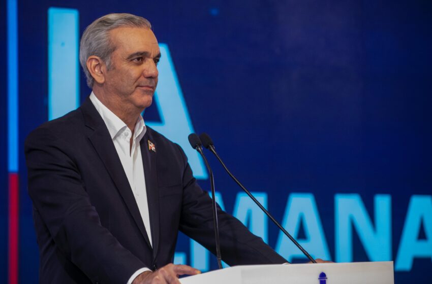  Presidente Abinader anuncia “La Brisita Navideña” y entrega de tarjetas de RD$1,500 que impactarán a dos millones 600 familias desde el 4 de diciembre