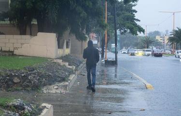  El Indomet advierte acumulados de lluvias de hasta 100 milímetros por activa onda tropical