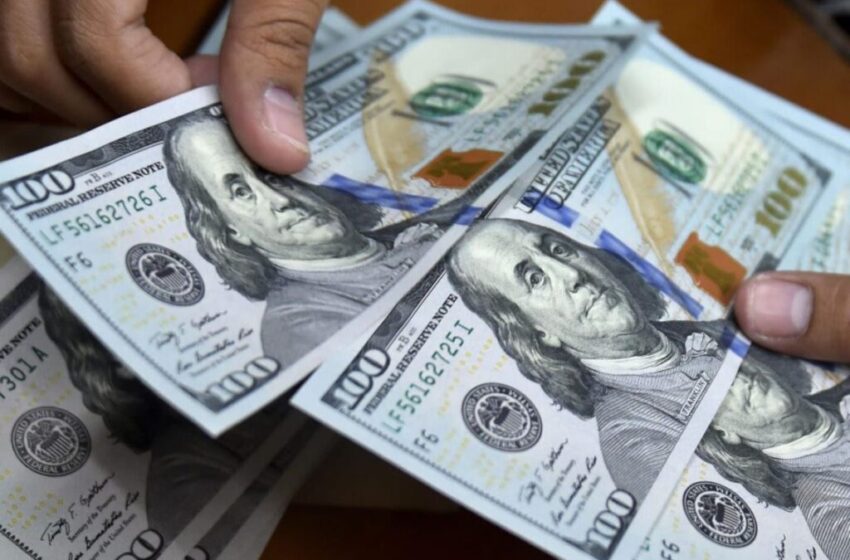  El dólar bajó otros 19 cts; este martes era vendido RD$64.11