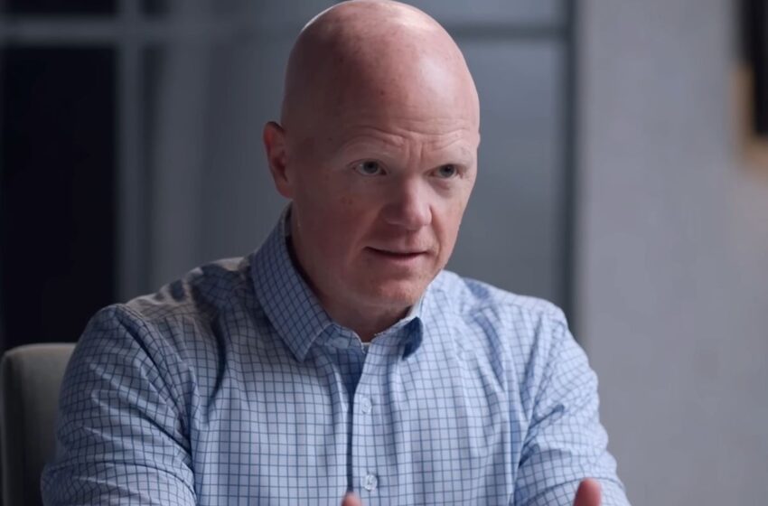  Benjamin Bikman, médico experto en insulina: “Cuanto menos carne come una persona, más pequeño se vuelve su cerebro”