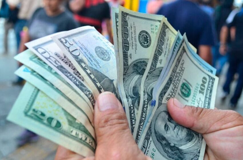  Dólar subió seis centavos; este miércoles era vendido a $62.99
