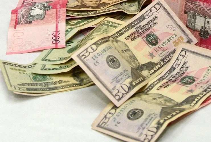  El dólar subió otros 23 cts; este viernes era vendido a RD$64.72