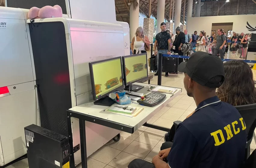  Desplegan más de 250 agentes antinarcóticos y unidades caninas en aeropuertos