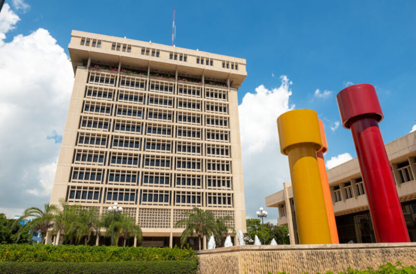  La economía dominicana crece 2.2 %, anuncia el Banco Central